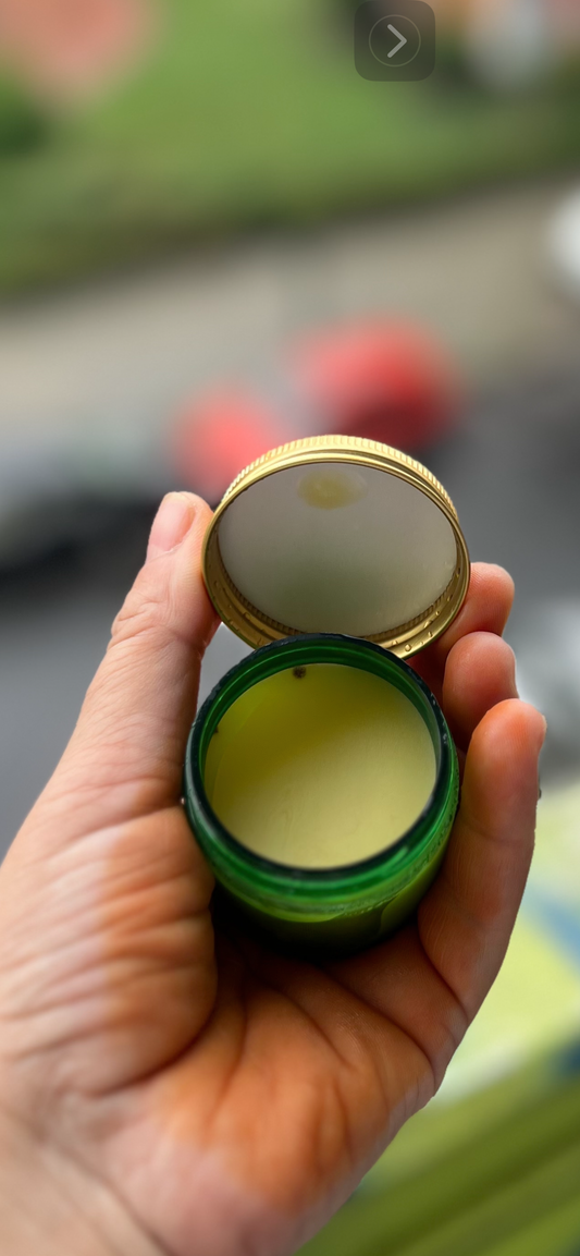 Hülyet – Doğanın Koruyucu Gücü (50 ml)
Kamp, doğa yürüyüşü ve yaz aylarında doğal savunma.