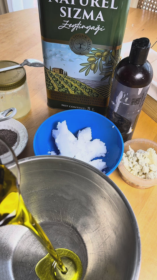 İleri Seviye Ustalık Eğitimi
Kınalı & Saponin Birleşimli Şampuan Sabunu
(Canlı Uygulamalı – Sınırlı Kontenjan)